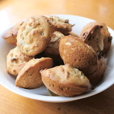 vegie smugglers apple and sultana mini muffins