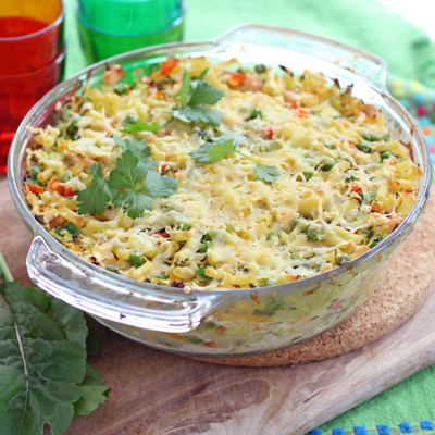 Easy to make. Easy to eat. Chicken pasta bake.