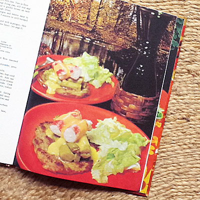 And served with a lovely side of plain iceburg lettuce. Tres gourmet!