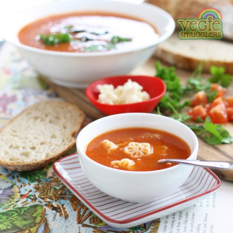 vegie smugglers slow cooker tomato and pasta soup